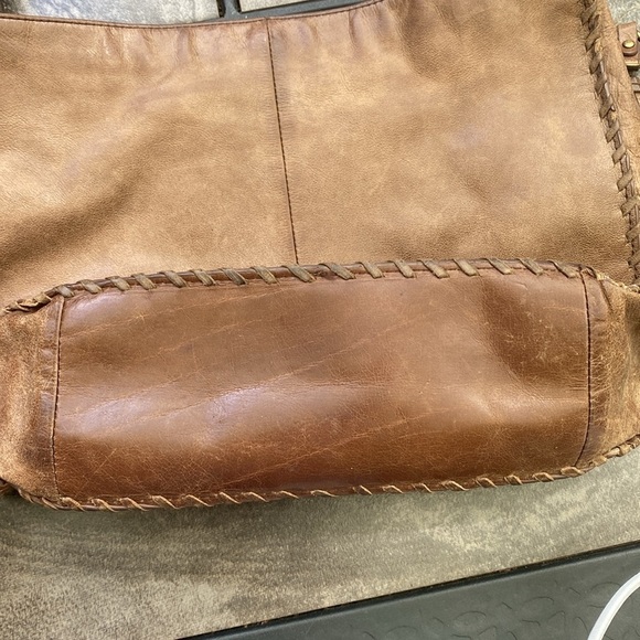 Vintage HOBO original leather shoulder bag with hand tied edging - Picture 10 of 15